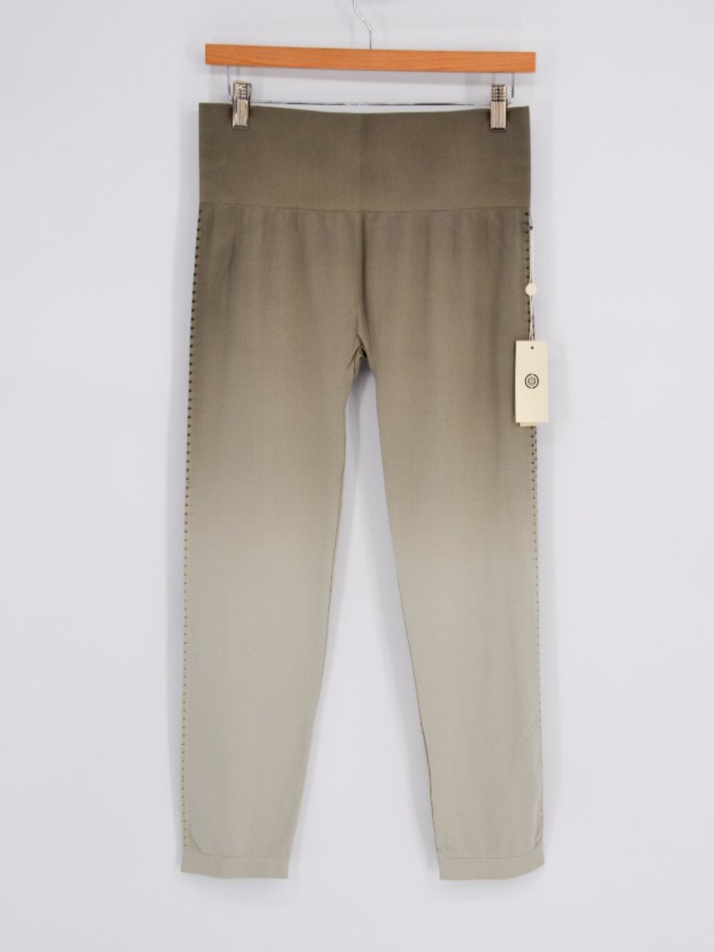 NEW Max Studio Performance Seamless Leggings L/XL Sage Green Laser Cut Ombre